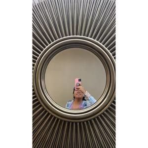 Meet your Posher, Hillary